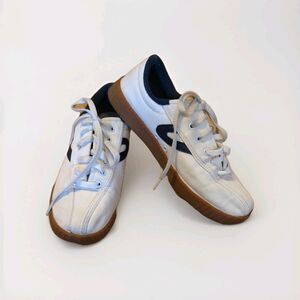 Tretorn Nylite Original Sneaker Shoe Womens 7 White Navy Canvas Casual